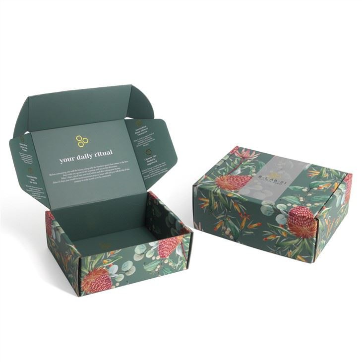 Printing Colorful Shipping Boxes