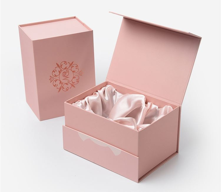Gift Boxes With Magnetic Catch (4)