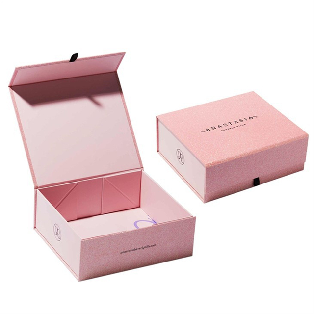 Gift Boxes with Magnetic Catch