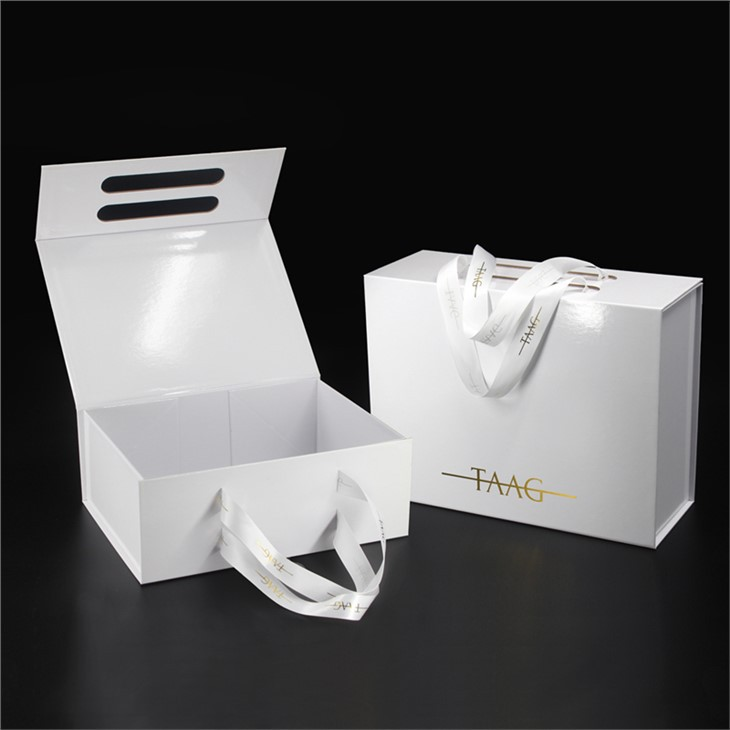White Magnetic Gift Box With Handle