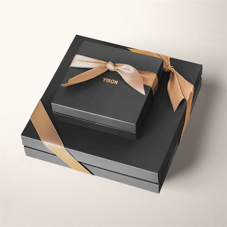 Lid And Base Box With Ribbon