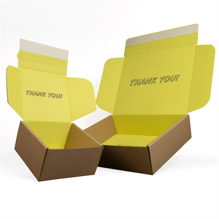 Self Seal Mailing Box With Adhesive Strip