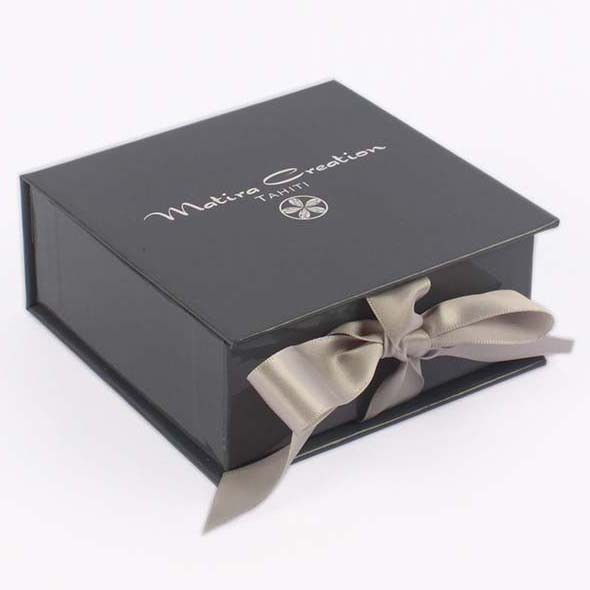 Clamshell Gift Box