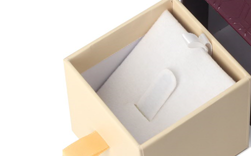 3.Flocked Inner Tray Precious Fine Jewellery Against Surface Abrasion 1 (1)